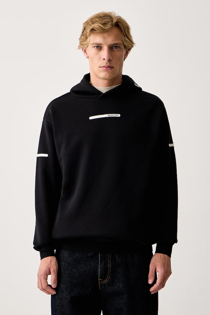 New Era Bluza z kapturem z bawełną czarny 60897377
