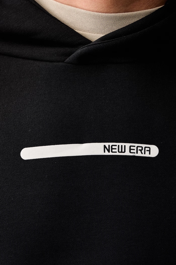 Bluza z kapturem z bawełną New Era czarny 60897377