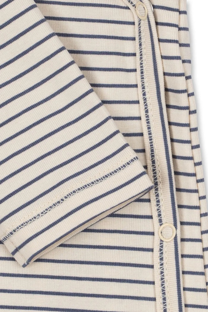 Бебешки гащеризон за деца от памук с еластан BASIC NEWBORN ONESIE GOTS Konges Sløjd KS105898.9BY2 бял