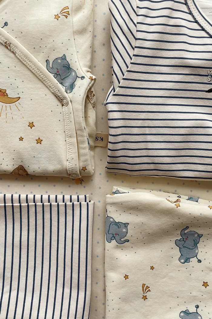 Konges Sløjd overal detský bavlnený s elastanom BASIC NEWBORN ONESIE GOTS KS105898.9BY2 béžová