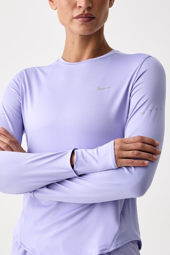 Longsleeve sportowy damski Swift Dri-FIT UV Nike HQ0503.580 fioletowy