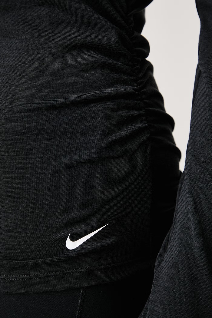 Longsleeve treningowy damski z bawełną Nike One Relaxed Nike czarny IU1422.010