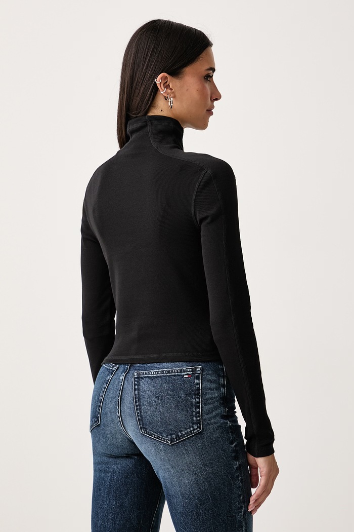 Odzież Tommy Jeans Longsleeve damski bawełniany z elastanem DW0DW23251 czarny