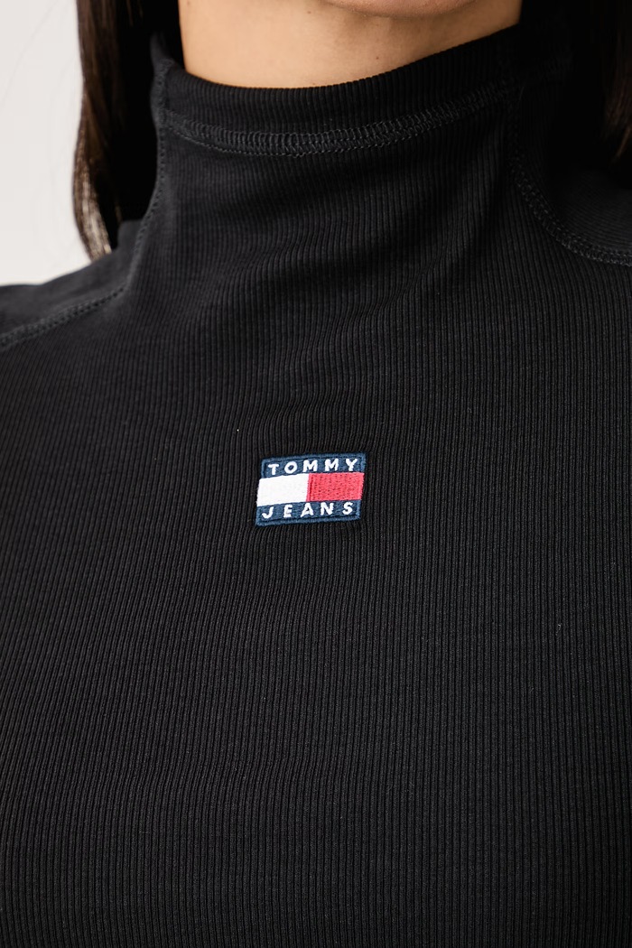 Longsleeve damski bawełniany z elastanem Tommy Jeans czarny DW0DW23251