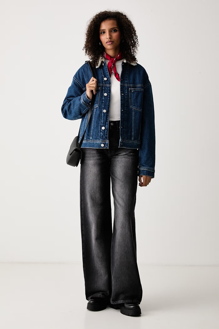 Tommy Jeans Блуза с дълги ръкави дамска от памук с еластан DW0DW23254 бял AW26