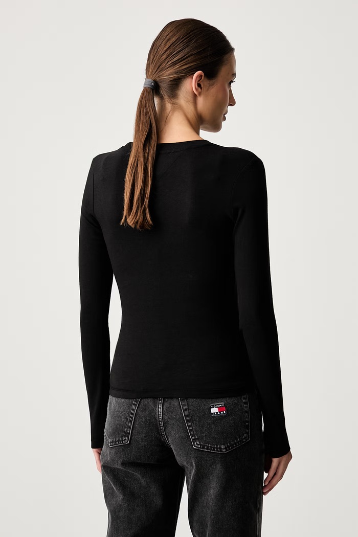 Oblačila Tommy Jeans majica z dolgimi rokavi ženska bombažna DW0DW23248 črna