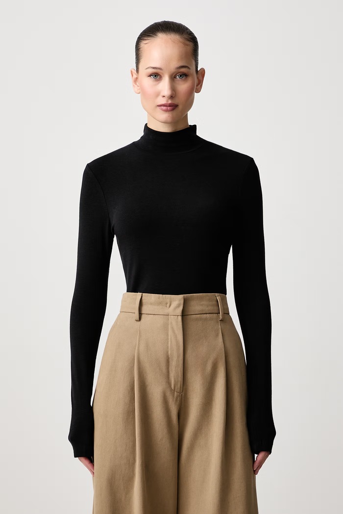 Tommy Hilfiger Longsleeve damski z wełną czarny WW0WW52361
