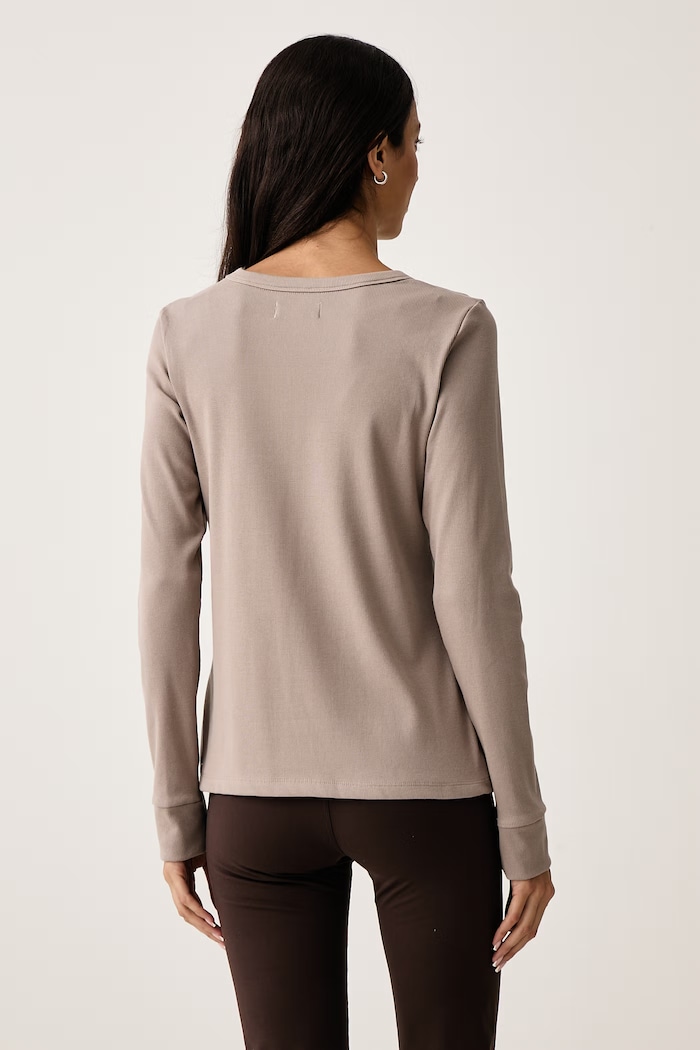 Odzież DKNY Longsleeve damski z bawełną YI20125 beżowy