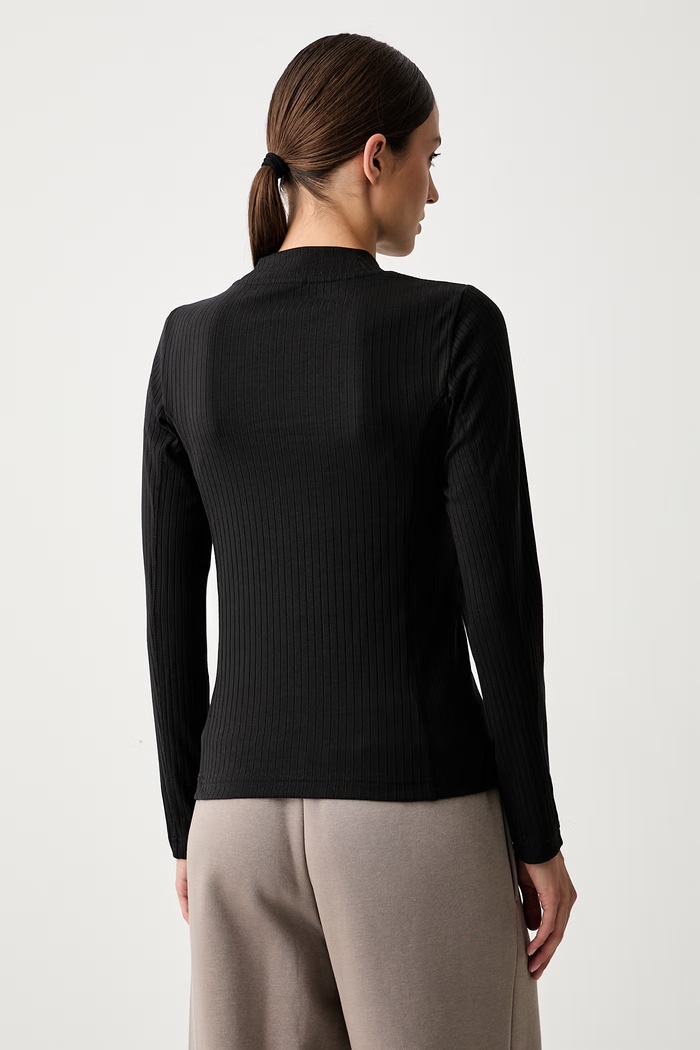 Odzież Puma longsleeve damski z bawełną HER 694025 czarny