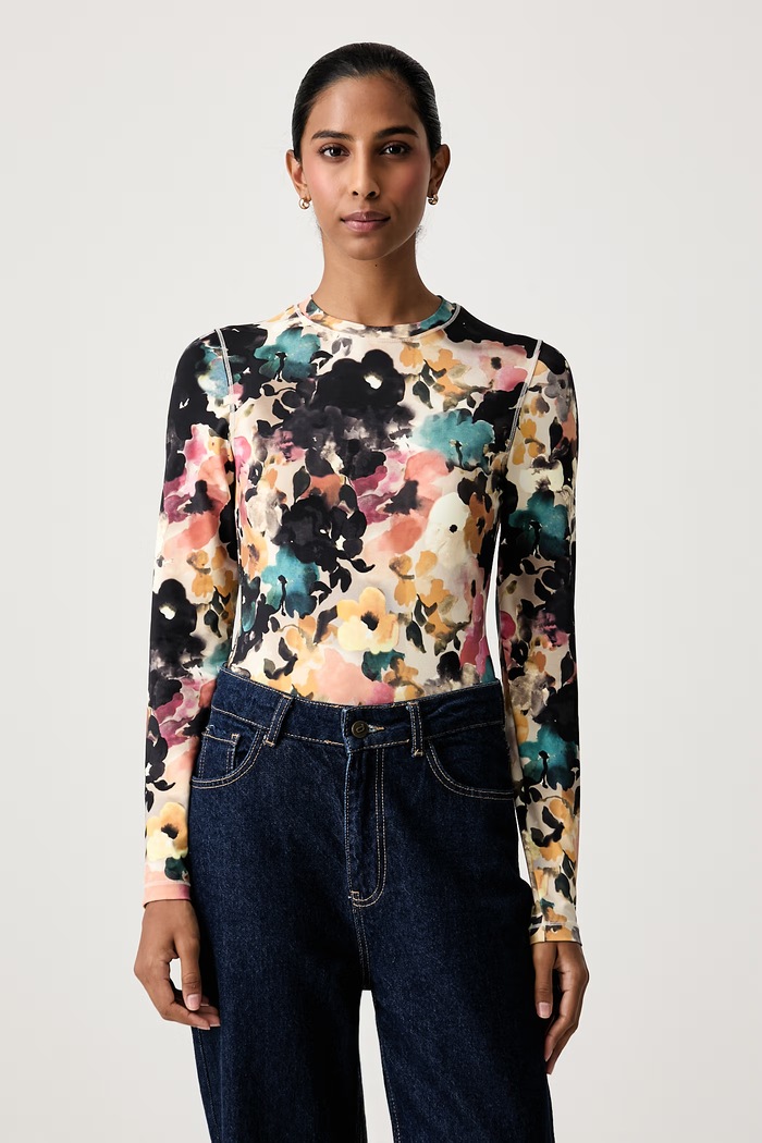 Stine Goya Longsleeve damski czarny SG.AW26.T007.2542