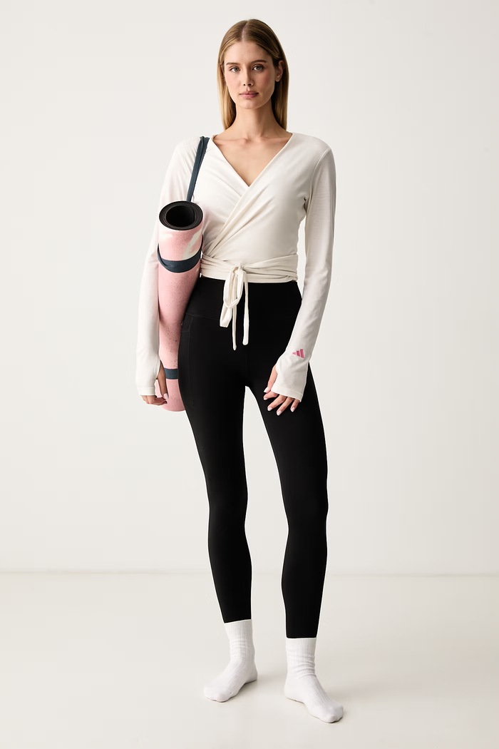 adidas Performance Tričko s dlhým rukávom na jogu dámske Three Stripes Studio KY1958 béžová AW26
