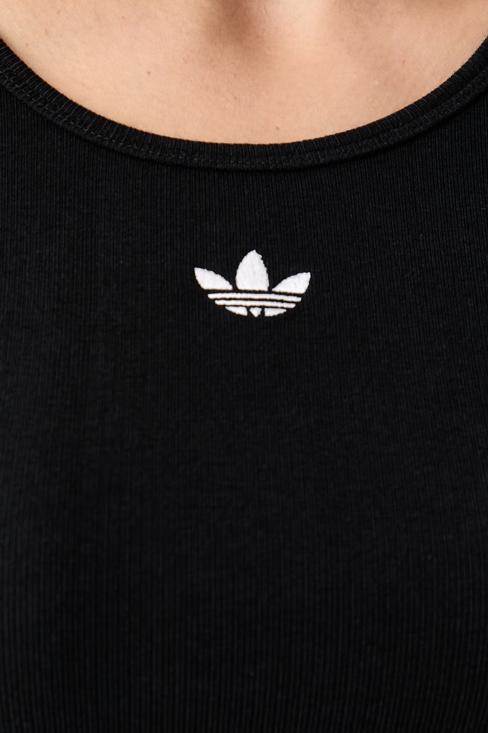 A maniche lunghe da donna Essentials adidas Originals nero KR1098