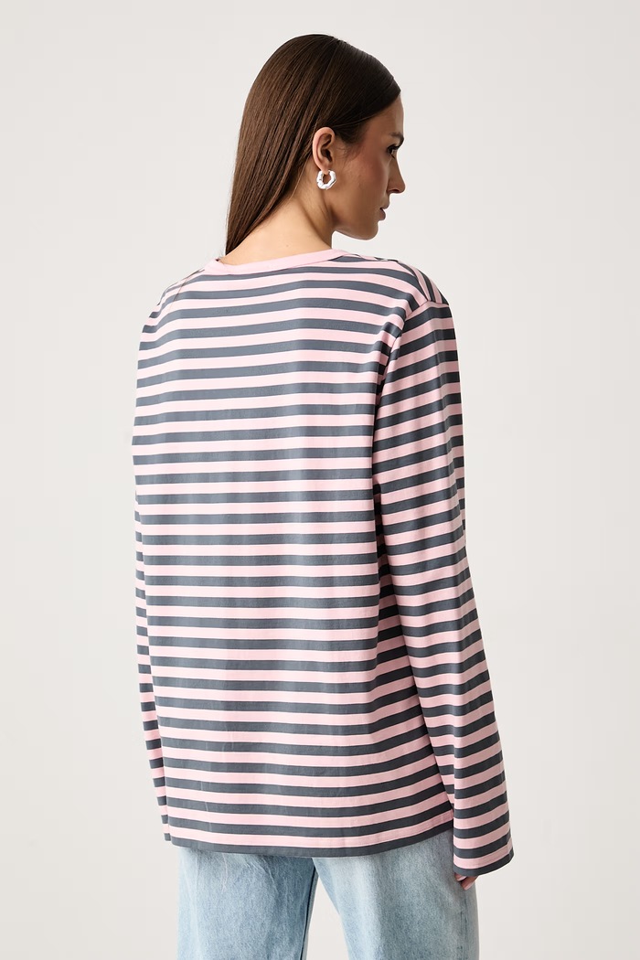 Abbigliamento Marimekko Maglietta a maniche lunghe da donna in cotone 096242 rosa