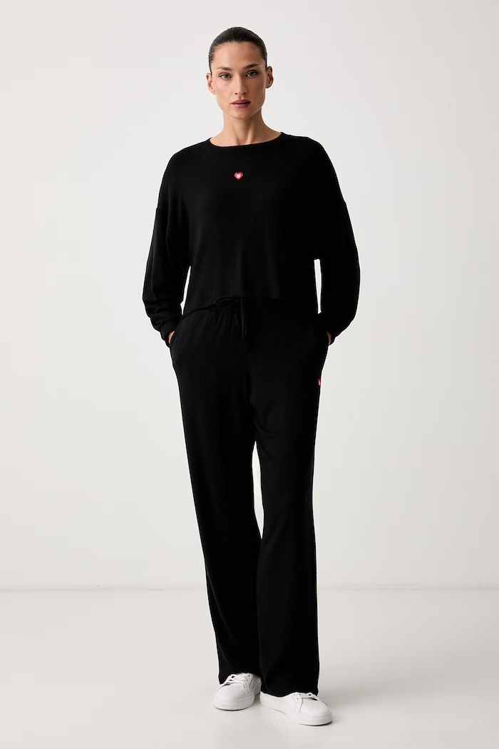 HUGO кофта loungwear женская с модалом HUGO HEART TOP 50566668 чёрный AW26