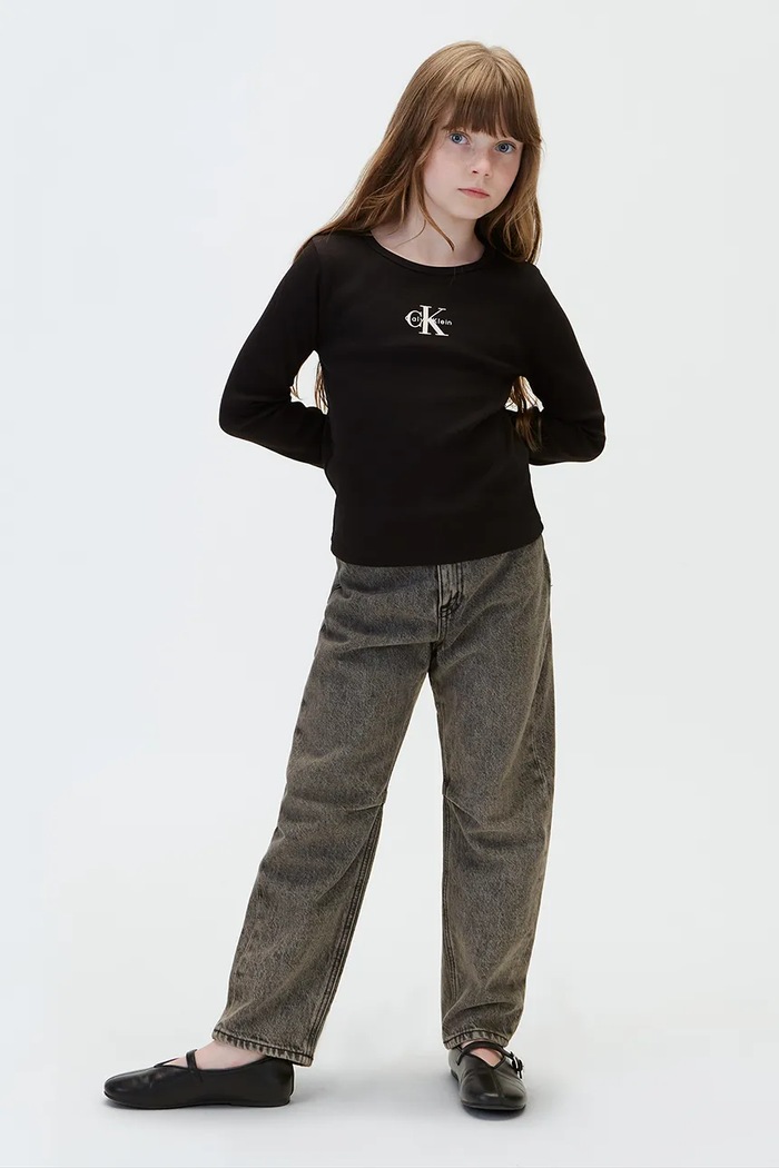 Dziewczynka Calvin Klein Jeans Longsleeve dziecięcy z bawełną LVCKFJB06G.9BY2 czarny