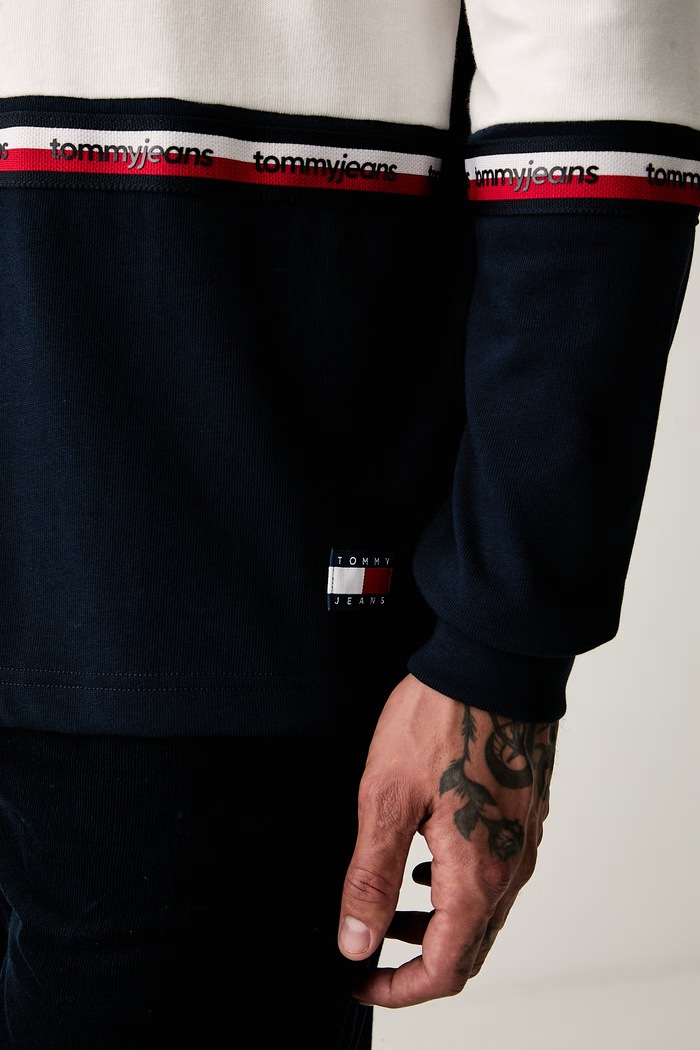 Tommy Jeans tričko s dlouhým rukávem pánské bavlněné DM0DM23161 námořnická modř