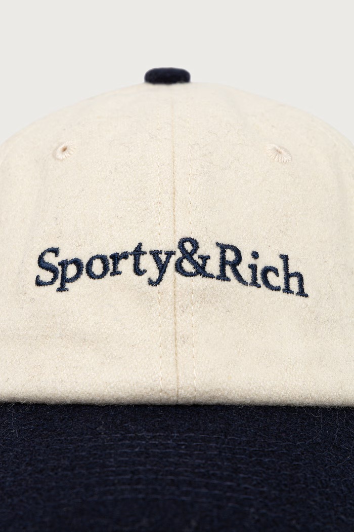 Sporty & Rich Serif Logo czapka z daszkiem z wełną damska AC08085300WH114 beżowy AW26