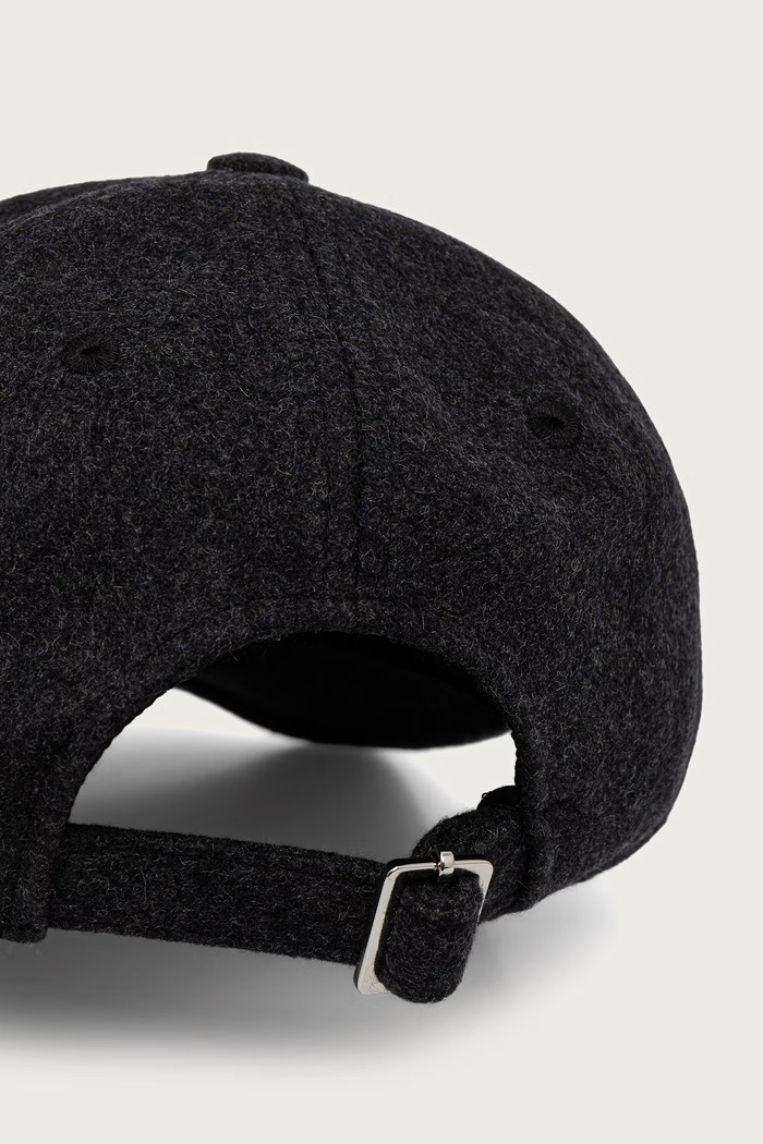 Dodaci Karl Lagerfeld Jeans kapa sa šiltom za žene s vunom B4W33055 crna