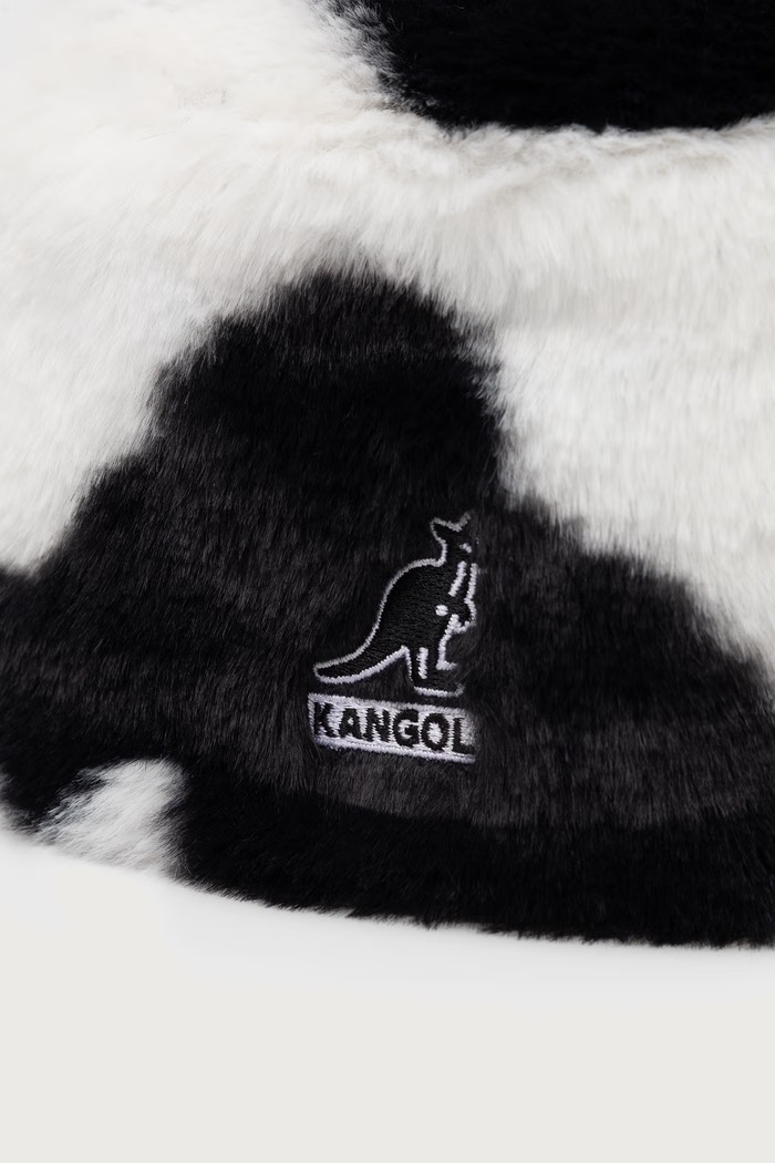 Kangol Czapka damska FAUX FUR TOPPER K5419.SP103 biały AW26