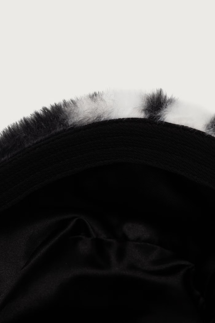 Czapka damska FAUX FUR TOPPER Kangol K5419.SP103 biały