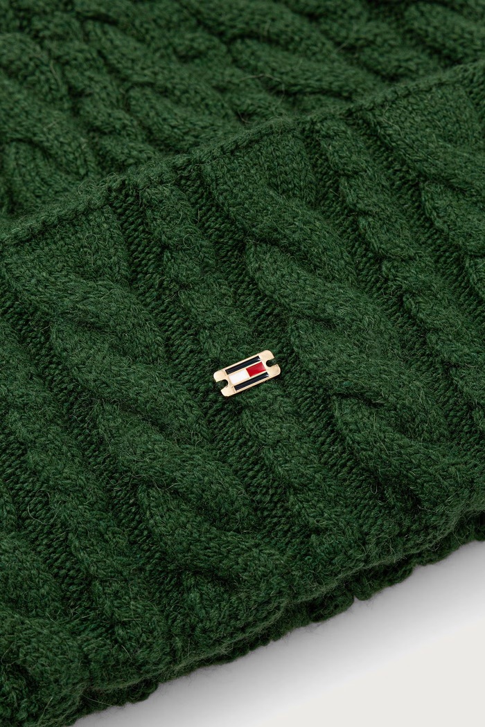 Dodatki Tommy Hilfiger Beanie kapa ženska z volno AW0AW19111 zelena