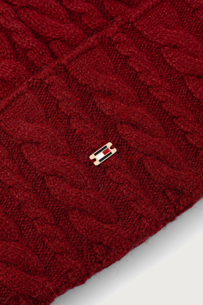 Dodatki Tommy Hilfiger Beanie kapa ženska z volno AW0AW19111 bordo