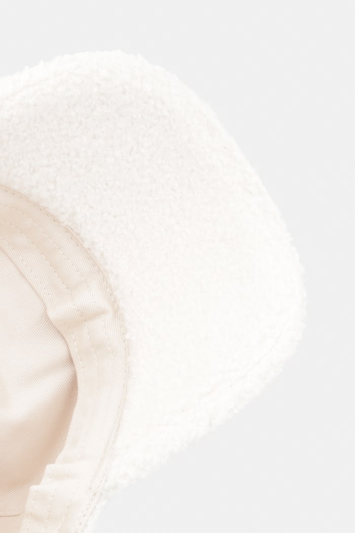 Calvin Klein czapka bejsbolówka damska polarowa beżowy LV04F5096G