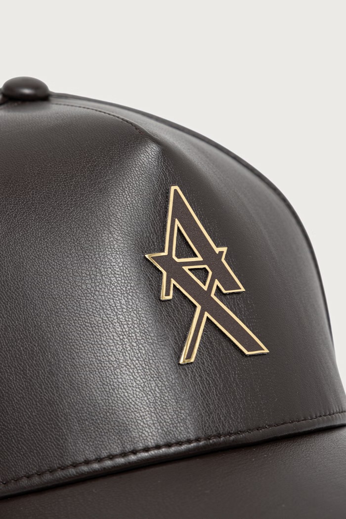 Armani Exchange kapa sa šiltom za žene od imitacije kože XW003046.AF27219 smeđa AW26