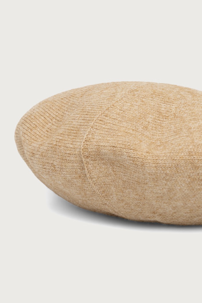 Akcesoria United Colors of Benetton Beret damski z wiskozy 6JNEVA00J beżowy