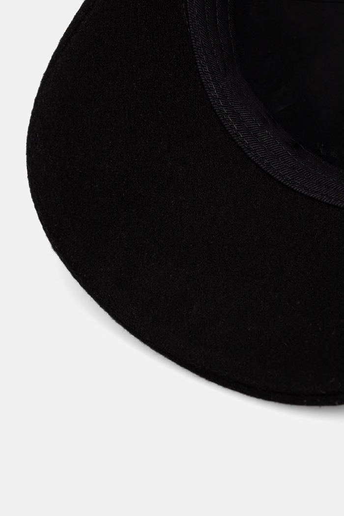 Karl Lagerfeld șapcă pentru femei cu amestec de lână K/AUTOGRAPH negru B3W33005