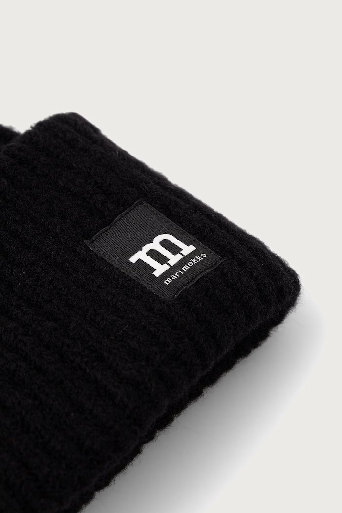 Marimekko Czapka damska z wełną 096220 czarny AW26