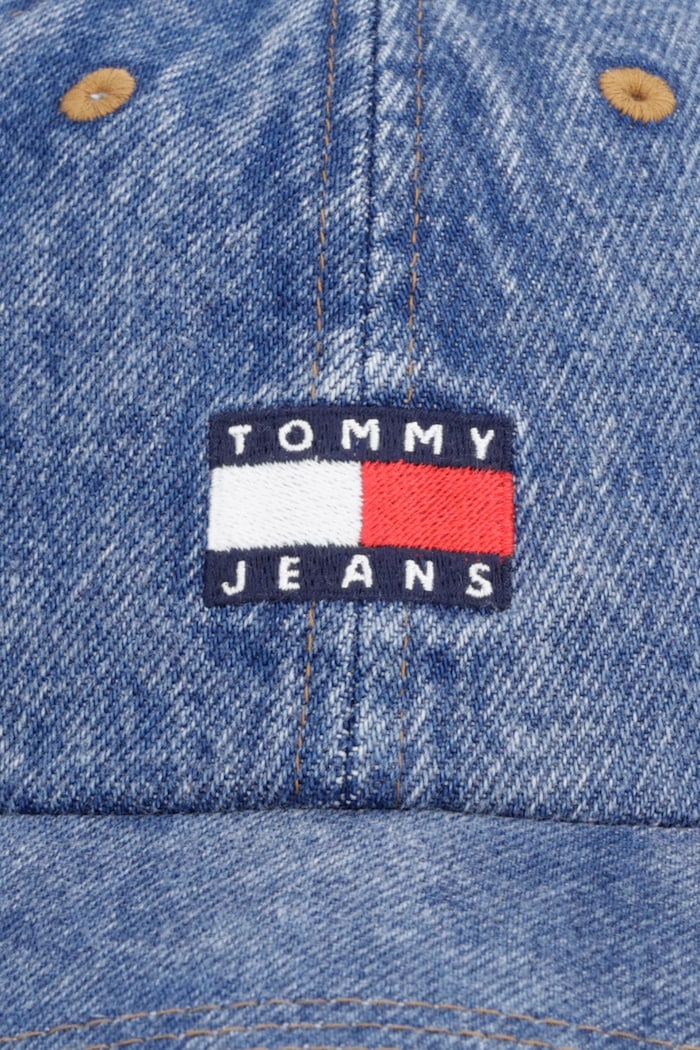 Tommy Jeans șapcă pentru femei din denim AW0AW18836 albastru AW26
