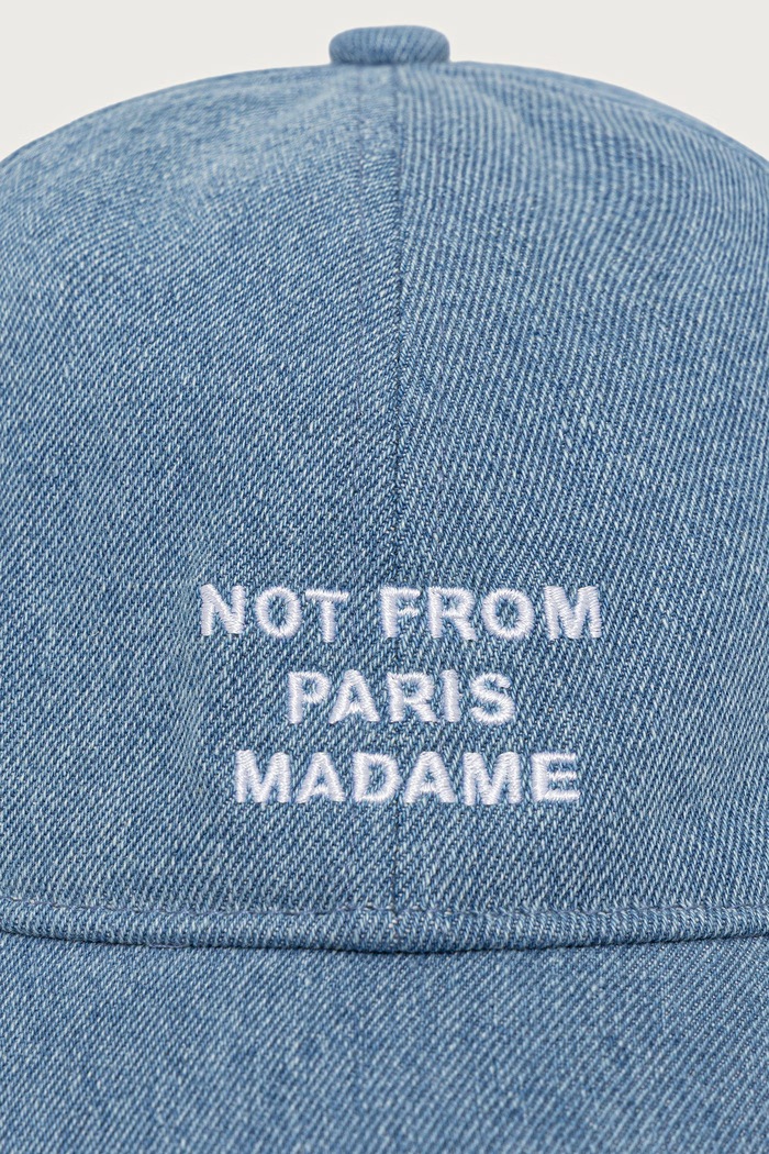 Drôle de Monsieur Czapka bejsbolówka męska jeansowa Slogan M.CP211.CO335 niebieski AW26