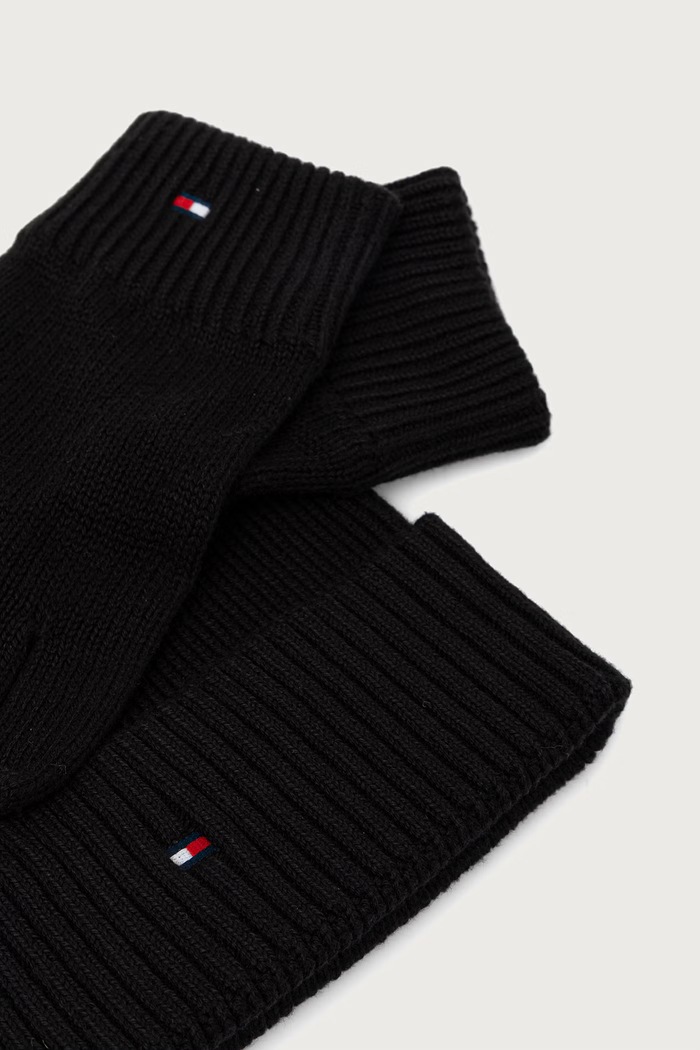 Kapa in rokavice moške z dodatkom kašmirja Tommy Hilfiger AM0AM14585 črna