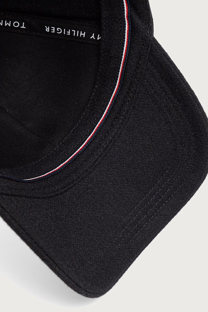 Kapa s šiltom moška z volno Tommy Hilfiger AM0AM15000 črna