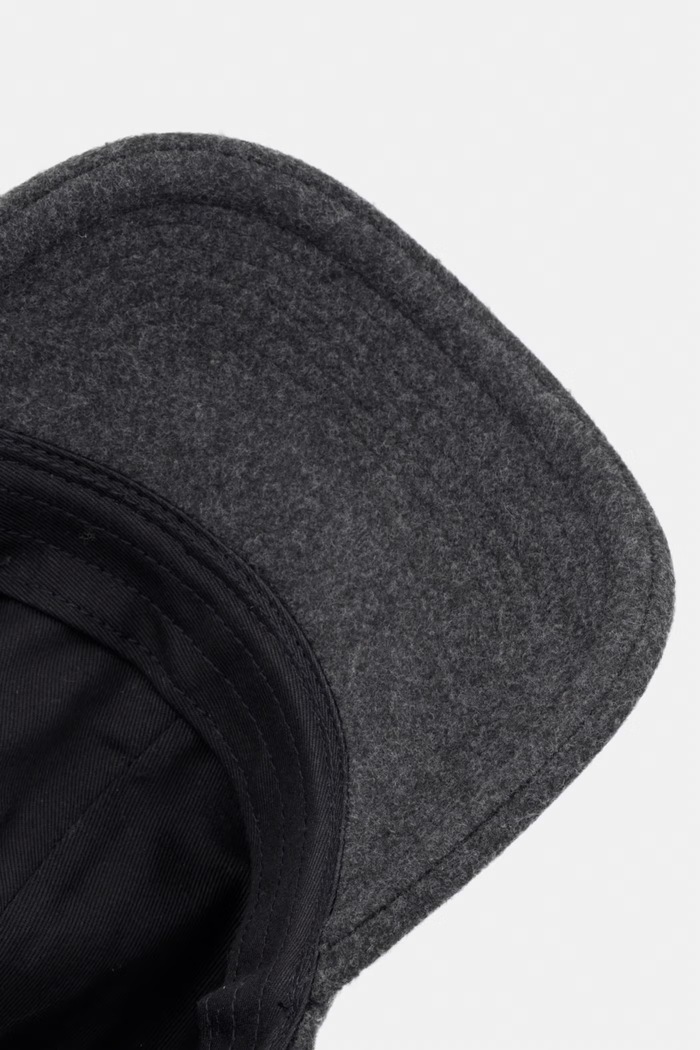 Calvin Klein czapka z daszkiem damska czarny LV04D5131G