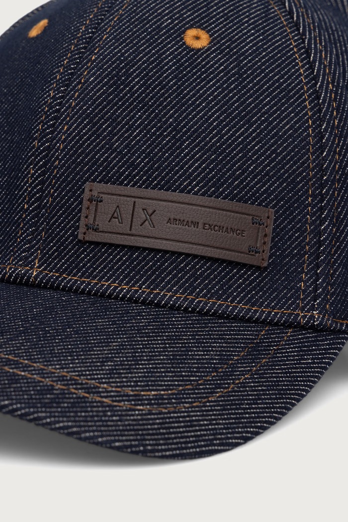 Armani Exchange czapka z daszkiem męska jeansowa XM003234.AF27235 granatowy AW26