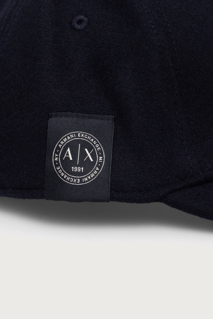 Armani Exchange kapa s šiltom moška z volno XM003202.AF27251 mornarsko modra AW26