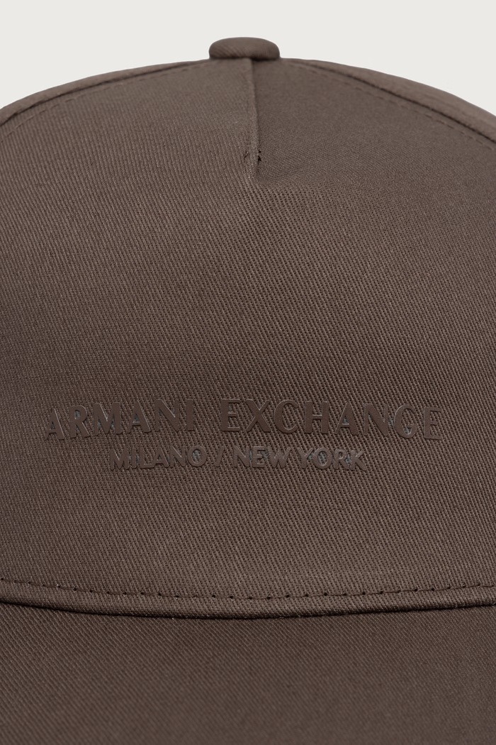 Armani Exchange Czapka z daszkiem męska bawełniana XM001694.AF15502 brązowy AW26