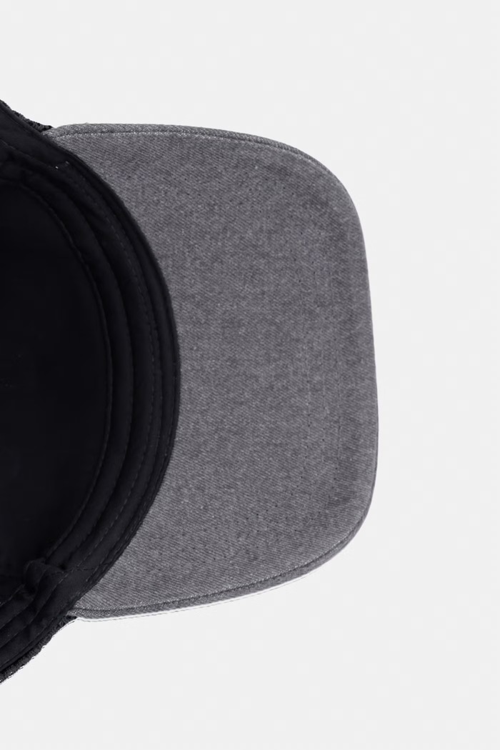 Karl Lagerfeld Jeans kapa s šiltom moška siva B3M33054