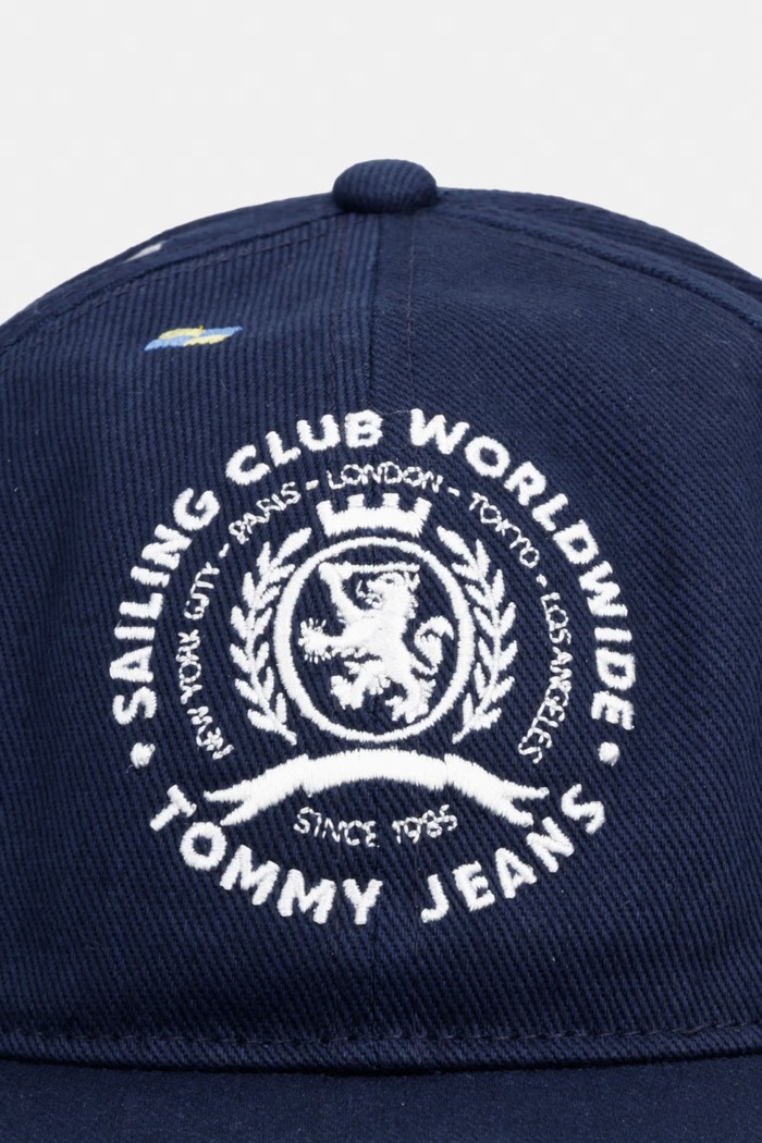 Tommy Jeans kapa sa šiltom za muškarce pamučna AM0AM14329 mornarsko plava AW26