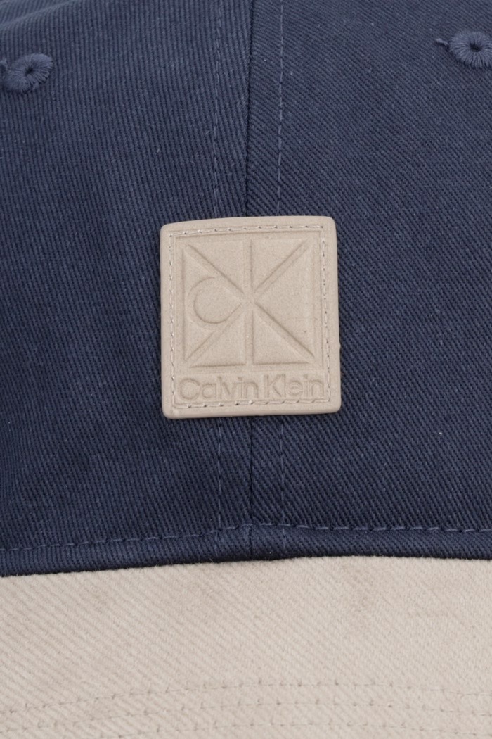 Calvin Klein czapka z daszkiem męska bawełniana LV04D5110G granatowy AW26