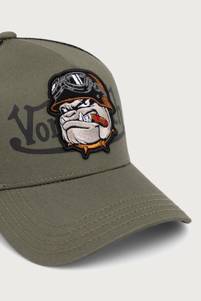 Von Dutch Czapka z daszkiem trucker z bawełną VD.0.CAS1.BULL.K zielony AW26