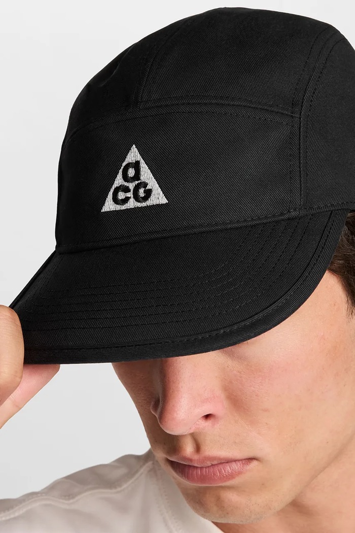 Nike ACG: All Conditions Gear Czapka z daszkiem ACG Fly czarny IH8673.010