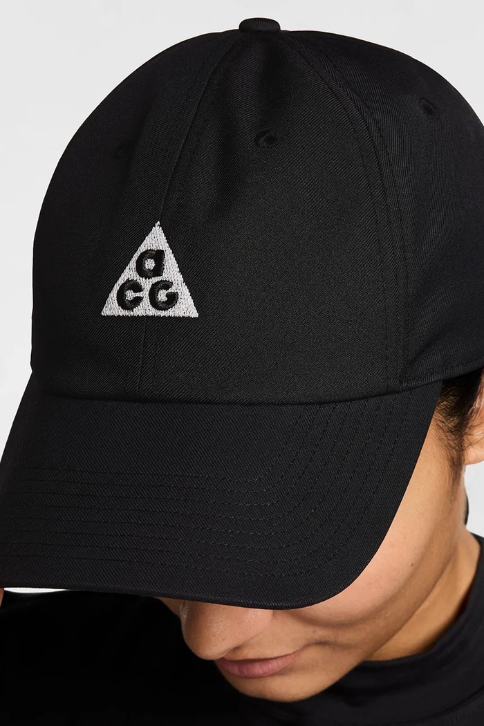Nike ACG: All Conditions Gear Czapka z daszkiem ACG Club czarny IH9256.010