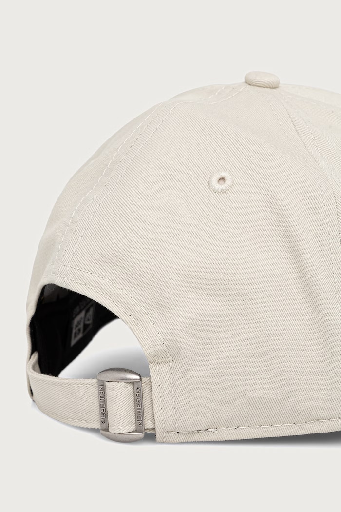 Akcesoria New Era Czapka z daszkiem bawełniana NE SKULL 940 IVOBLK 60976204 beżowy