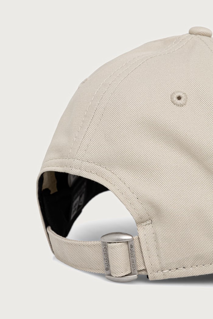 Akcesoria New Era Czapka z daszkiem bawełniana NE SKULL 940 STNABR 60976206 beżowy