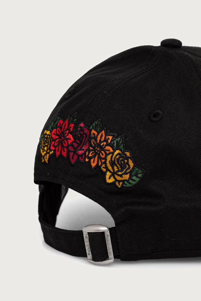 Akcesoria New Era Czapka z daszkiem bawełniana NE SKULL 940 BLK 60976207 czarny