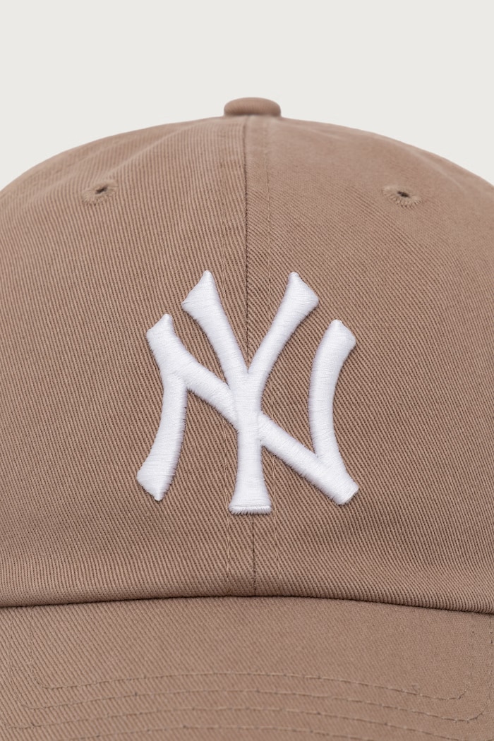 47 brand Czapka z daszkiem bawełniana MLB New York Yankees B.NLRGW17GWS.V1B beżowy AW26