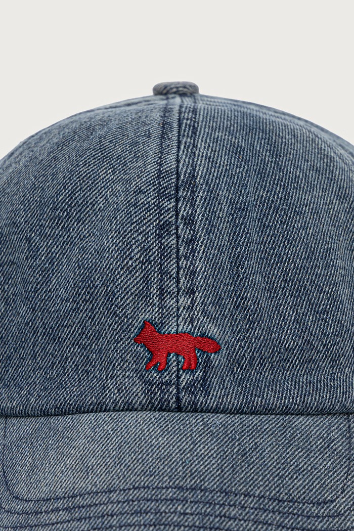 Maison Kitsuné Profile Fox czapka bejsbolówka jeansowa MRUAH04WD4025 niebieski AW26